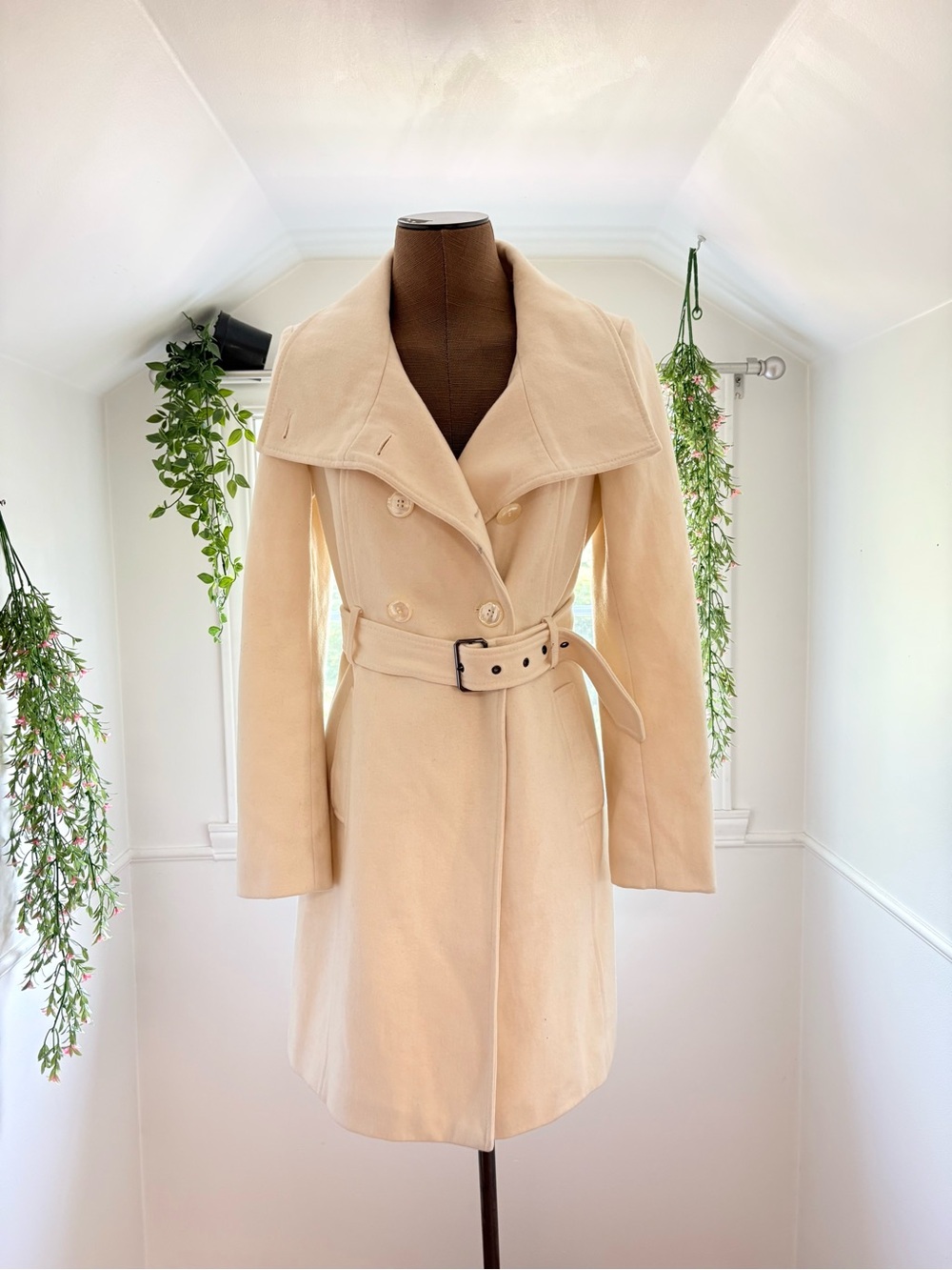 Guess Cream Double-Breasted Belted Trench Coat